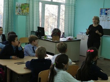 Врачи-специалисты провели лекцию по основам ЗОЖ для четвероклассников : Фото №