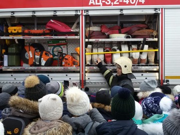 Всероссийский открытый урок по ОБЖ провели сотрудники 1 пожарно-спасательной части : Фото №