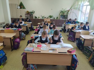 Кружок «Палитра» активно включился в конкурс рисунков по здоровому питанию : Фото №