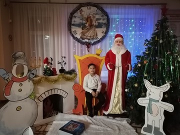 Участвуем в городском конкурсе на лучшее новогоднее оформление «Новогодняя школа - 2021» : Фото №