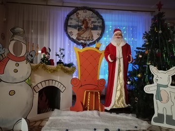 Участвуем в городском конкурсе на лучшее новогоднее оформление «Новогодняя школа - 2021» : Фото №