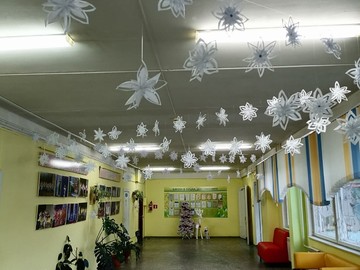 Участвуем в городском конкурсе на лучшее новогоднее оформление «Новогодняя школа - 2021» : Фото №