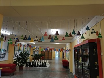 Участвуем в городском конкурсе на лучшее новогоднее оформление «Новогодняя школа - 2021» : Фото №