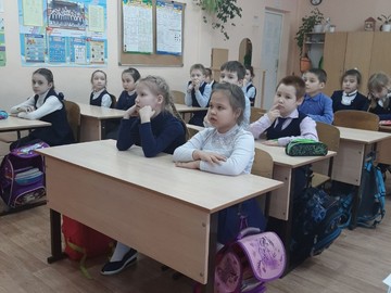 Урок цифры во 2Д классе на тему «Нейросети и коммуникации» : Фото №