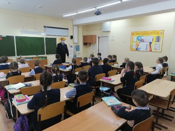 Старший инспектор ГИБДД провел профилактическую беседу с учениками #НОШ2 : Фото №