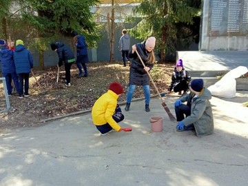 Экологический субботник в рамках акции «Наша память - наша гордость» : Фото №