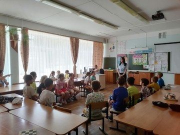 Ещё раз о безопасности. Лагерь с профбеседами посетили инспектора из разных структур : Фото №