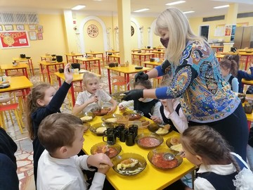 В НОШ №2 продолжается родительский контроль за организацией горячего питания обучающихся : Фото №