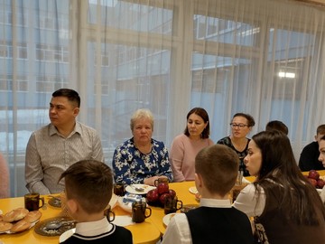 В #НОШ2 продолжается реализация республиканского проекта «Завтрак с директором» : Фото №