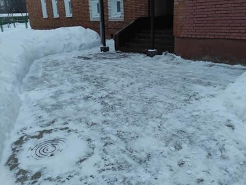 Уборка школьной территории от снега : Фото №