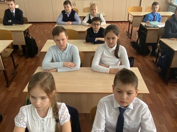 «Музыкальные жанры» - тема урока в 4 И классе : Фото №