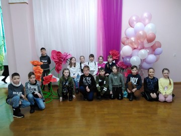 Третьеклассники посетили Русский драматический театр : Фото №