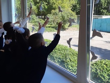 Ученики #НОШ2 присоединились к акции «Голубь мира» : Фото №