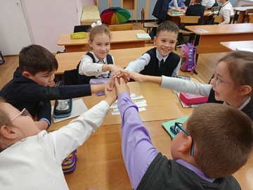 Ученики 3В и 3Л классов провели игру «Экономика вокруг нас» : Фото №