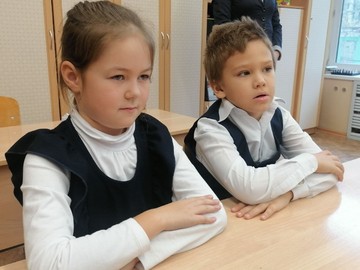 В 1Л классе состоялся классный час, посвященный Всемирному дню школьной библиотеки : Фото №