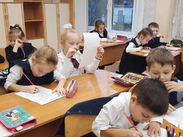 Ученики 1Н класса приступили к прохождению первого трека «Орлёнок - эрудит» по программе «Орлята России» : Фото №