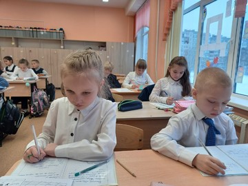 Ученики 2И класса отметили День рождение Деда Мороза : Фото №