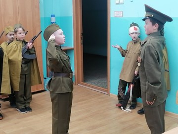 Театральная студия 2Т класса ведет подготовку пьесы в рамках патриотического месячника : Фото №