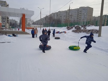 Эстафета на ватрушках : Фото №