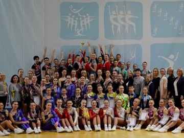 В числе призеров на всероссийских соревнованиях по спортивной аэробике «Венец Поволжья» : Фото №